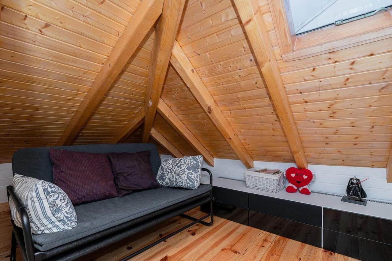 Attic Apartment With Balcony In Bairro Alto Лиссабон Экстерьер фото